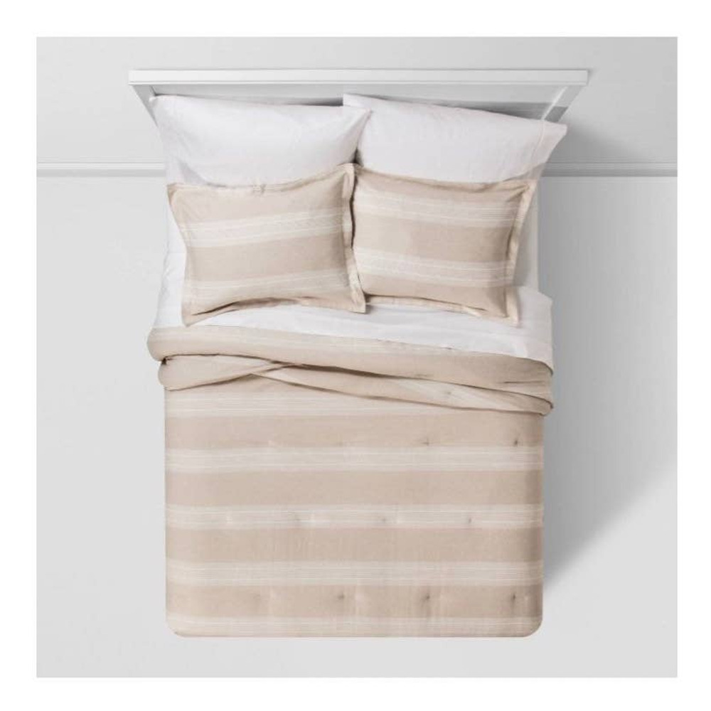 Threshold Queen comforter set